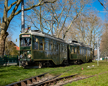 rnv-Eventfahrzeug Salonwagen im Grünen