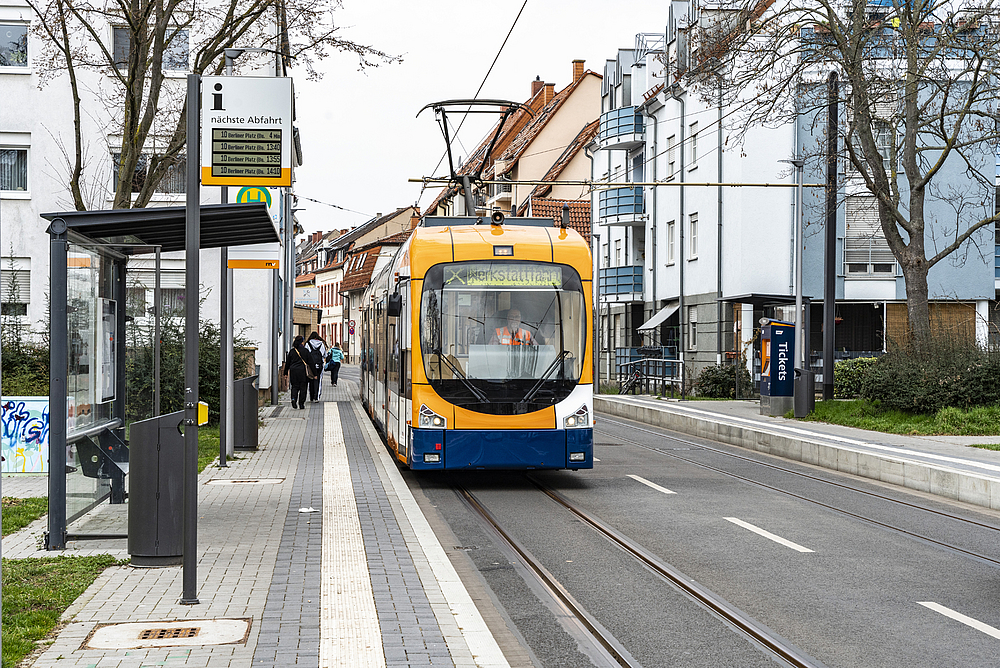 28.02.2023: Auf der Linie 10 in Ludwigshafen finden vor der Inbetriebnahme Anfang April Testfahrten statt.