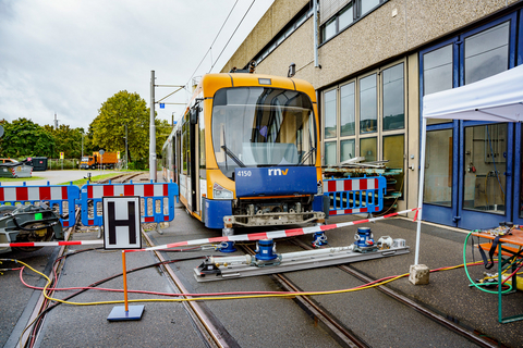 rnv: Tag der offenen Tür 2022 Eine Stadtbahn vom Typ RNV6 beim Tag der offenen Tür 2022 auf dem rnv-Betriebshof.